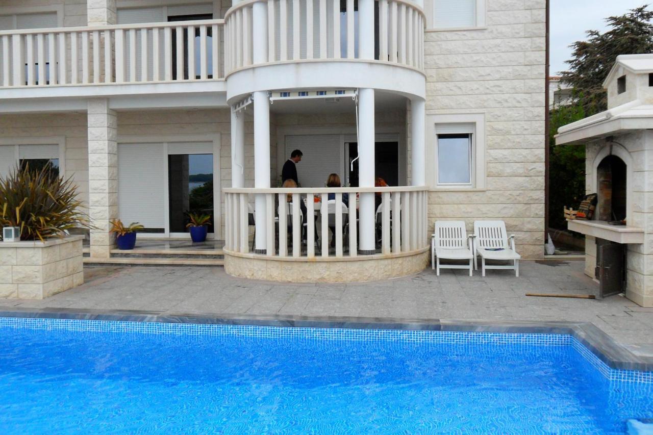 Family Friendly Apartments With A Swimming Pool Rogoznica - 7557 Ngoại thất bức ảnh